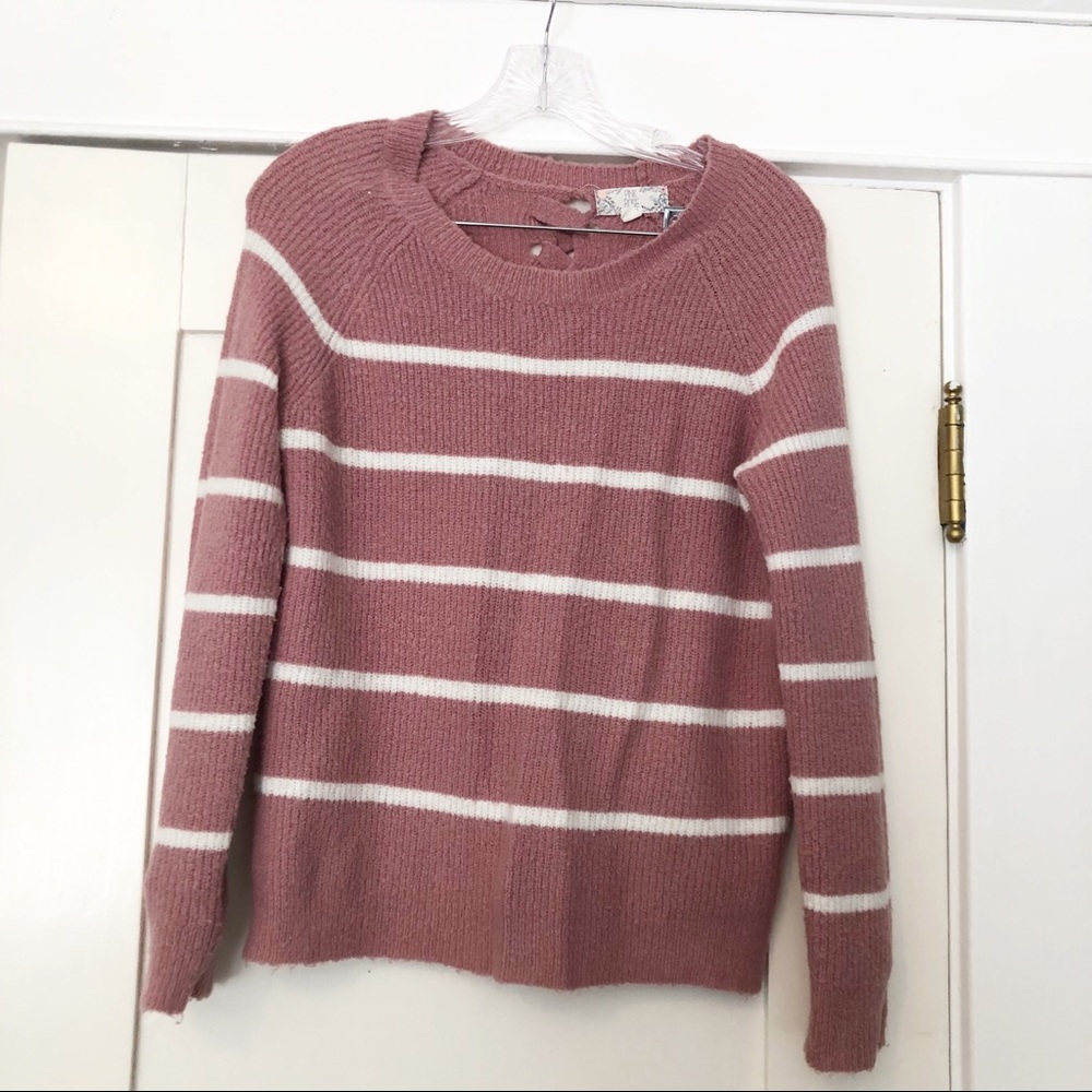 Pink Rose Sweater Top. Medium